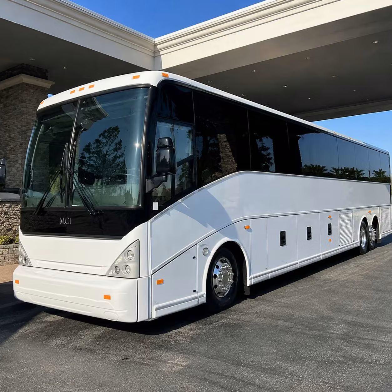 keep your entire group together from pasadena all the way to the terminal