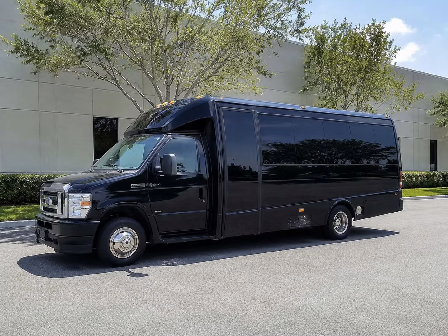 minibus rentals for pasadena youth group events and trips